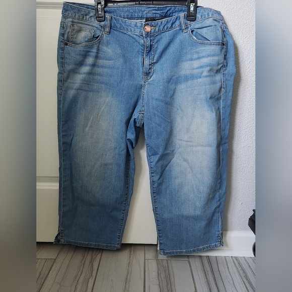 Capris - Picture 1 of 1